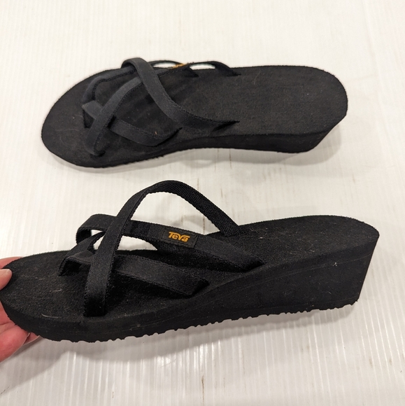 TEVA Olowahu black strappy wedge heel slide sandals - Picture 5 of 9